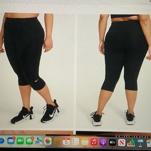 Nike women mid rise Capri leggings